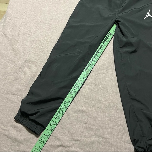 Jordan Kids Black Jogger Track pants Relaxed Fit elastic Size Large Athletic - Picture 8 of 8